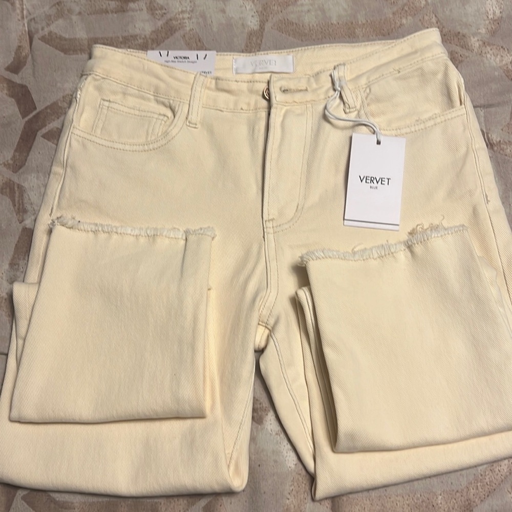 Vervet high-rise stretch straight leg jeans size 26.  Brand new cream color